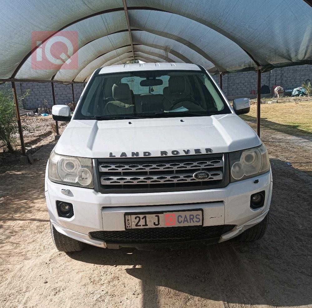 لاند روفر LR2